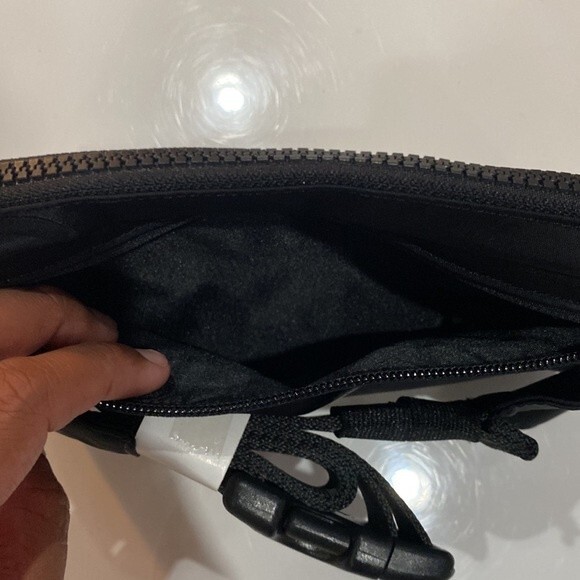 Large Lululemon Everywhere Belt Bag - Picture 8 of 10